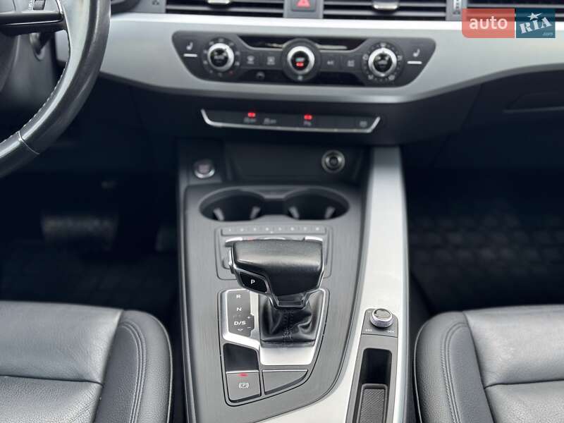 Седан Audi A4 2016 в Сарнах