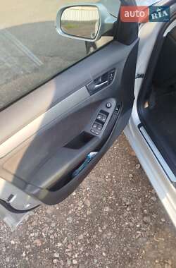 Седан Audi A4 2010 в 
