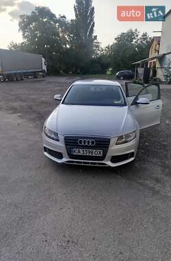 Седан Audi A4 2010 в 