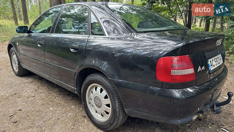 Седан Audi A4 2000 в Киеве