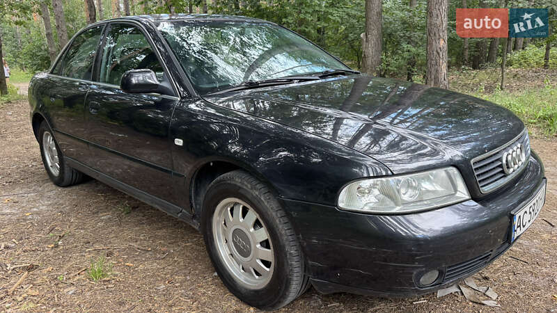Седан Audi A4 2000 в Киеве