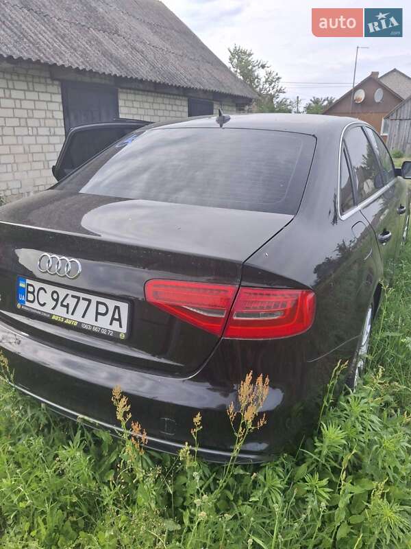 Седан Audi A4 2015 в Луцке