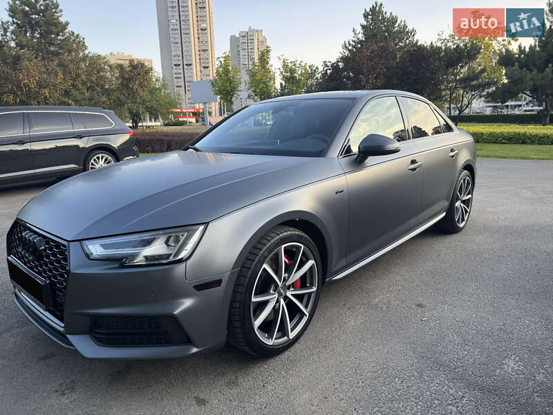 Седан Audi A4 2017 в Киеве