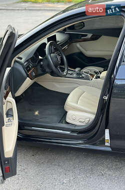 Седан Audi A4 2016 в 