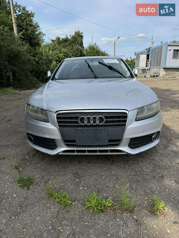 Седан Audi A4 2011 в Луцке