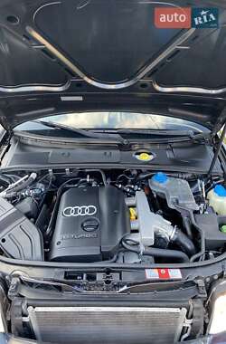 Седан Audi A4 2001 в 