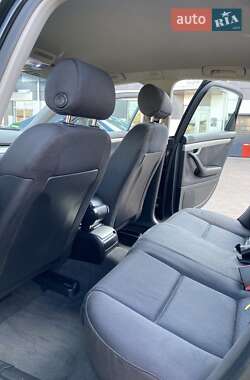 Седан Audi A4 2001 в 