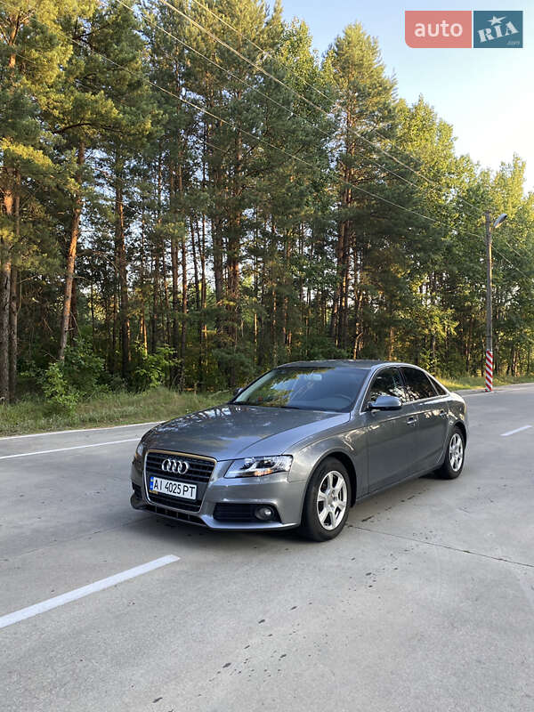 Седан Audi A4 2011 в Славуте