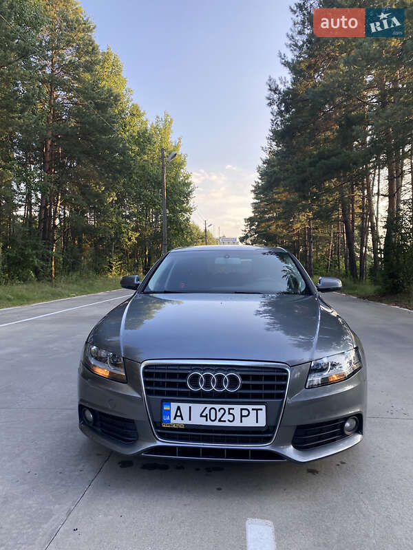 Седан Audi A4 2011 в Славуте