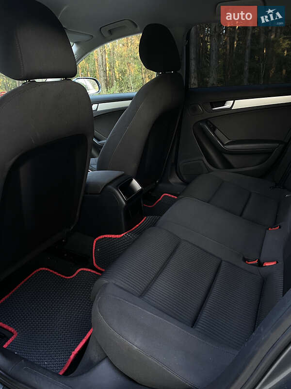 Седан Audi A4 2011 в Славуте