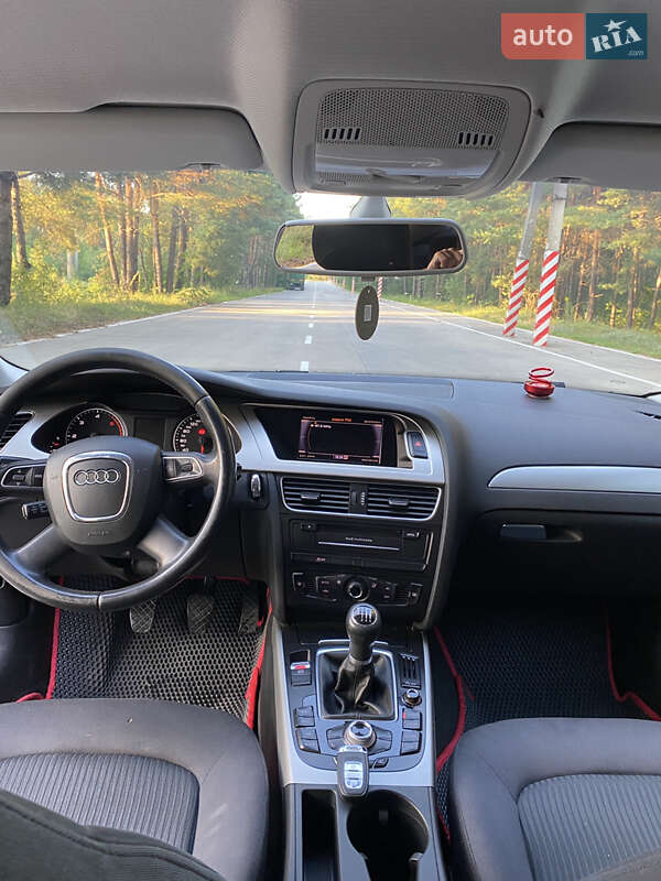 Седан Audi A4 2011 в Славуте
