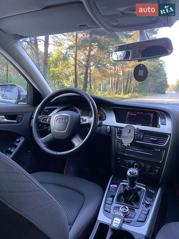 Седан Audi A4 2011 в Славуте