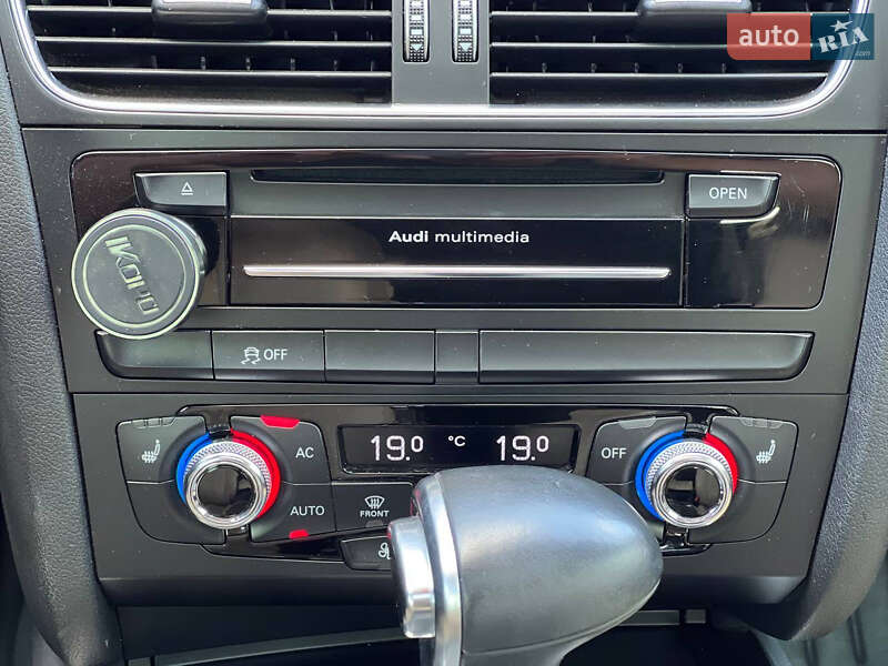 Седан Audi A4 2012 в Киеве