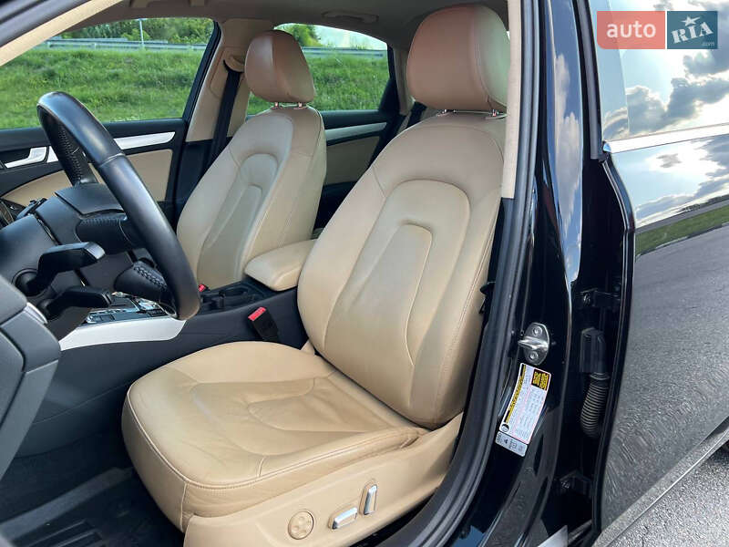 Седан Audi A4 2012 в Киеве