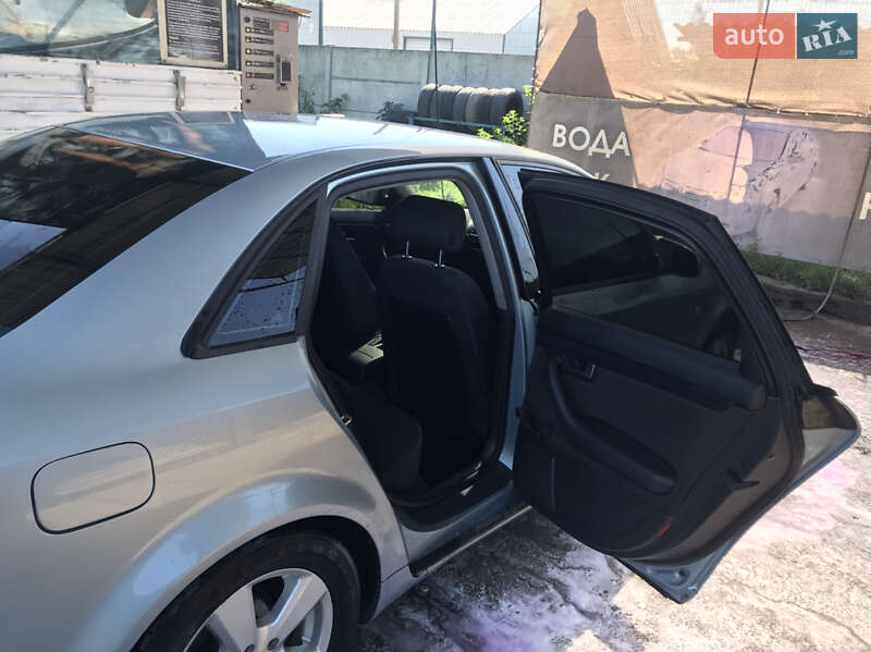 Седан Audi A4 2002 в Гайсине