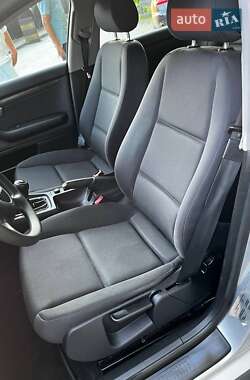 Седан Audi A4 2004 в 