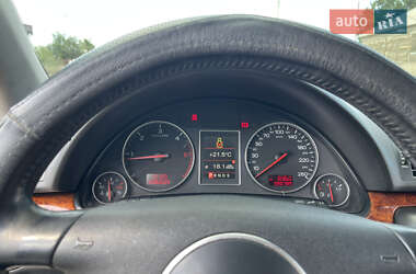 Седан Audi A4 2001 в 