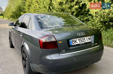 Седан Audi A4 2001 в 