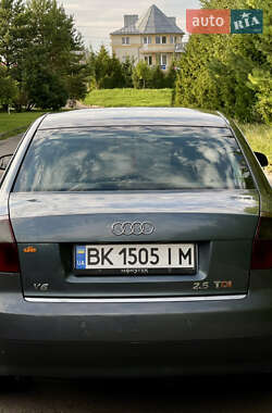 Седан Audi A4 2001 в 