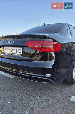 Седан Audi A4 2015 в 