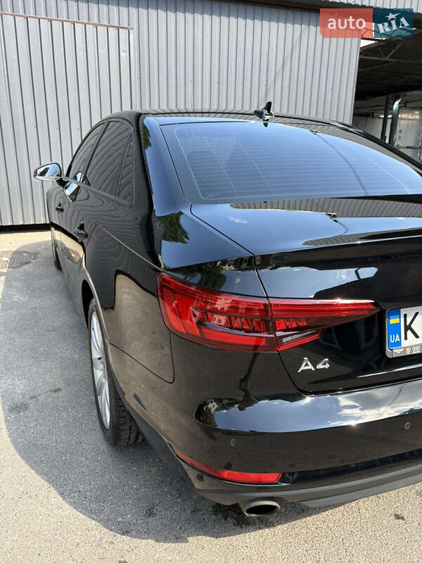 Седан Audi A4 2015 в Киеве