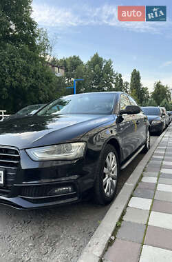 Седан Audi A4 2015 в 