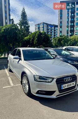 Седан Audi A4 2014 в 