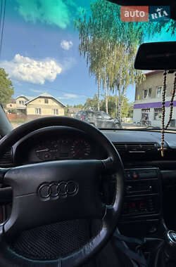 Седан Audi A4 1996 в 