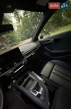 Седан Audi A4 2020 в 