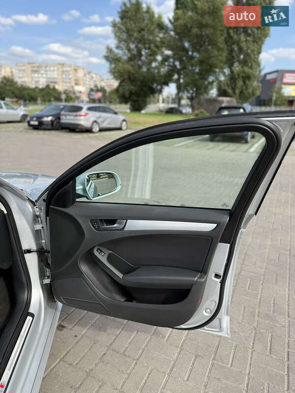 Седан Audi A4 2011 в Киеве