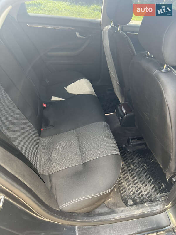 Седан Audi A4 2001 в Литине