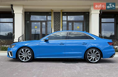 Седан Audi A4 2019 в 