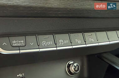 Седан Audi A4 2019 в 