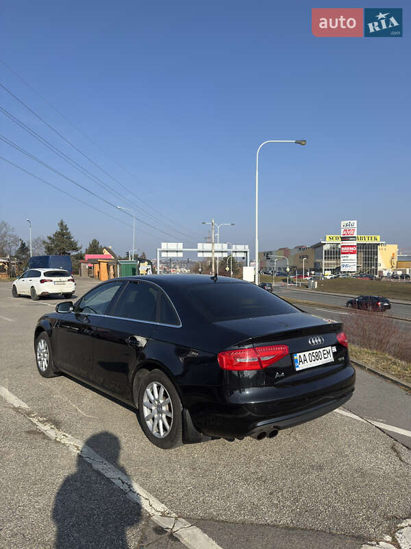 Седан Audi A4 2013 в Киеве