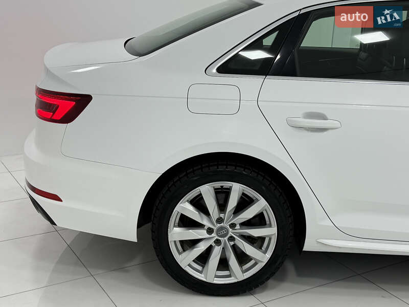 Седан Audi A4 2018 в Одессе