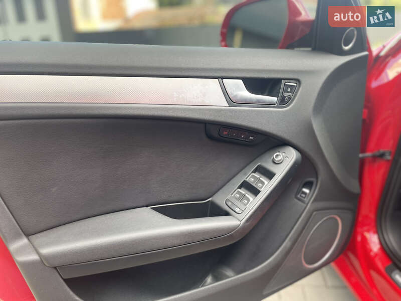 Седан Audi A4 2013 в Львове