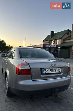 Седан Audi A4 2004 в 