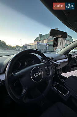 Седан Audi A4 2004 в 