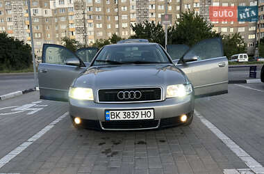 Седан Audi A4 2004 в 