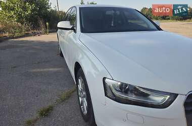 Седан Audi A4 2015 в 