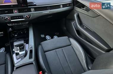 Седан Audi A4 2021 в 