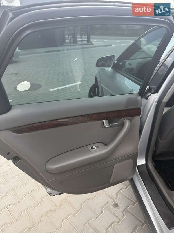 Седан Audi A4 2002 в Могилев-Подольске