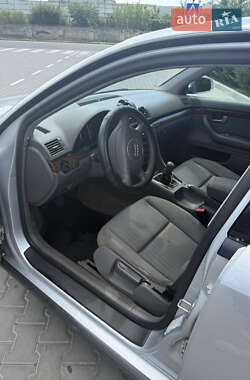 Седан Audi A4 2002 в 