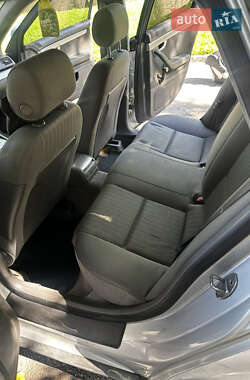Седан Audi A4 2001 в 