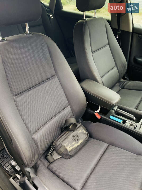 Седан Audi A4 2002 в Краматорске