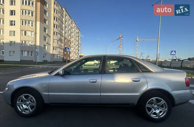 Седан Audi A4 2001 в 