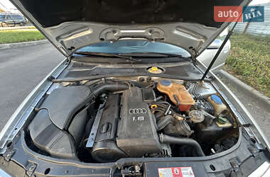 Седан Audi A4 2001 в 