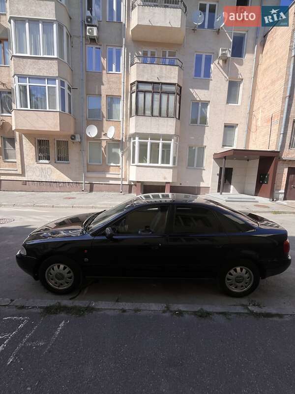 Седан Audi A4 1996 в Тернополе