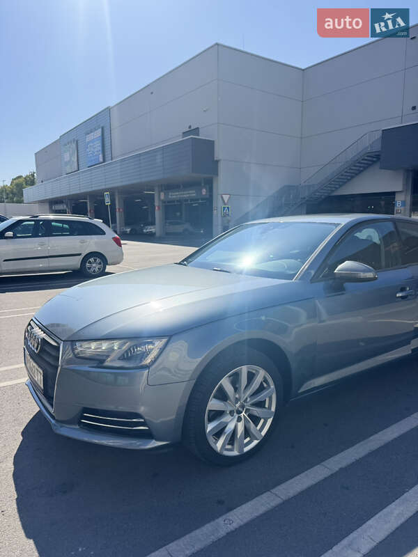 Седан Audi A4 2017 в Одессе