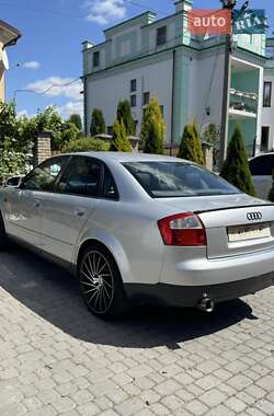 Седан Audi A4 2005 в  фото 2 Седан Audi A4 2005 в